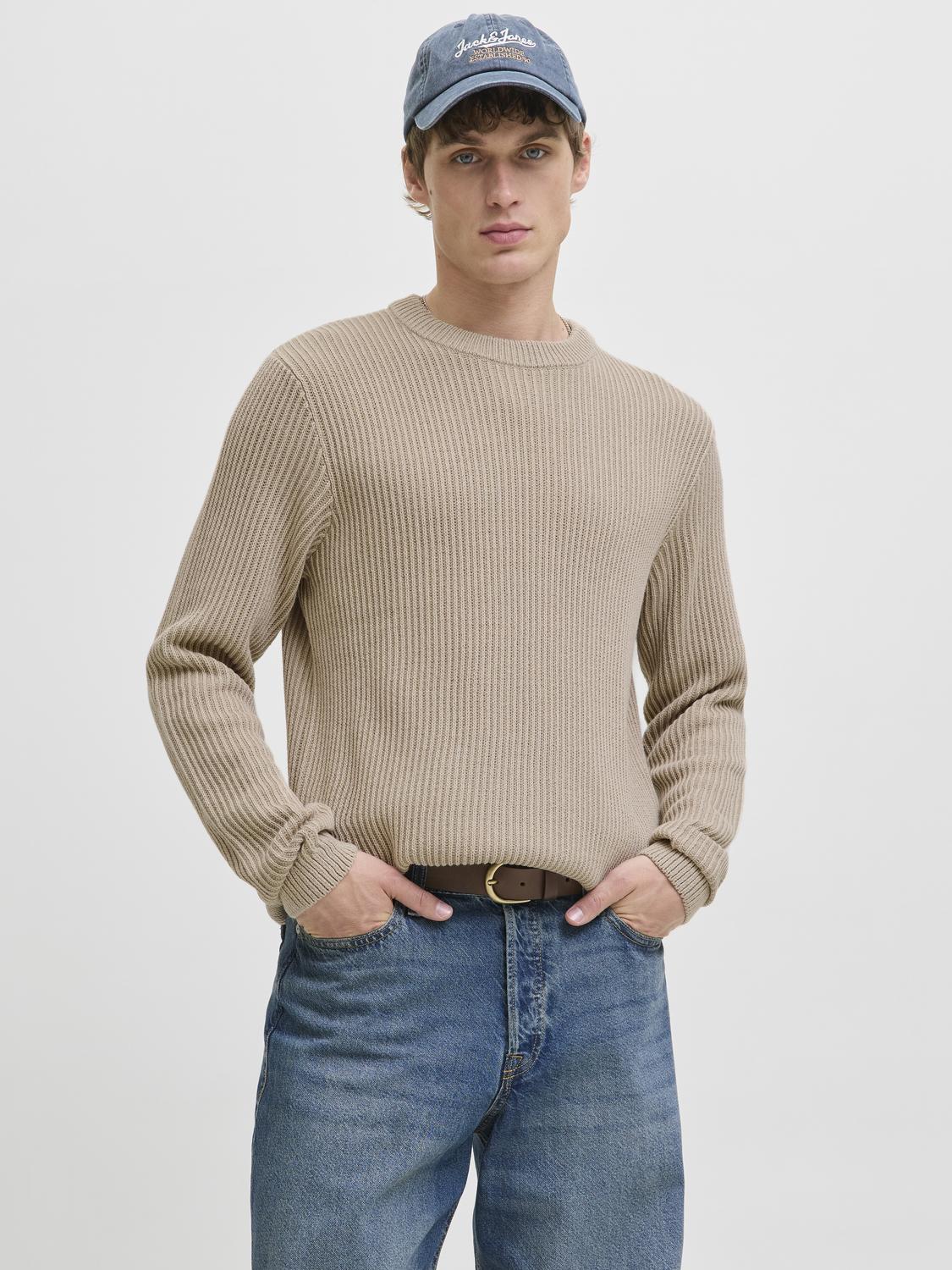 model_shot-front